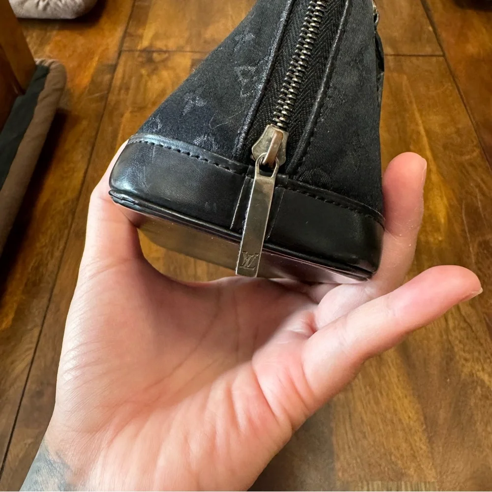 Louis Vuitton Satin Alma - Picture 2 of 16